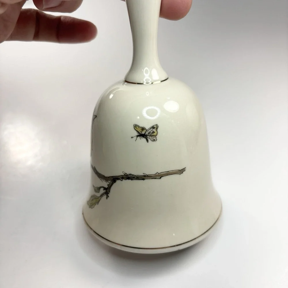Porcelain‎ Enesco Bell by Mary Mugg 1977 Baby Bird With Butterfly 5 3/4
